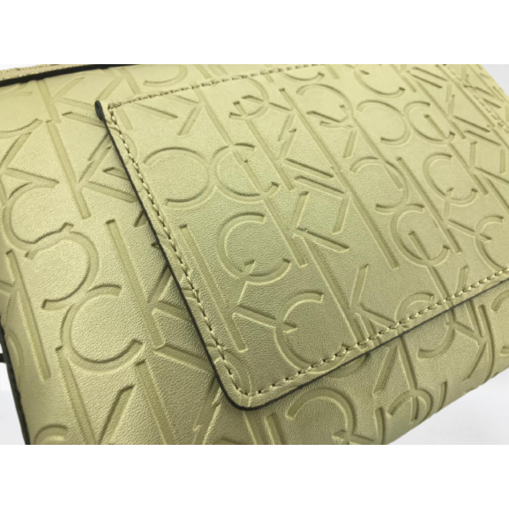 BOLSA DE OMBRO CALVIN KLEIN DOURADA