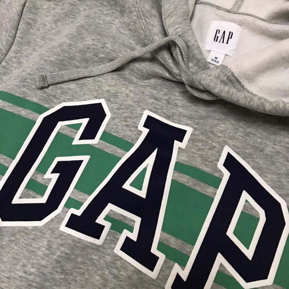 MOLETOM GAP LOGO COM LISTRA CINZA - TAMANHO M