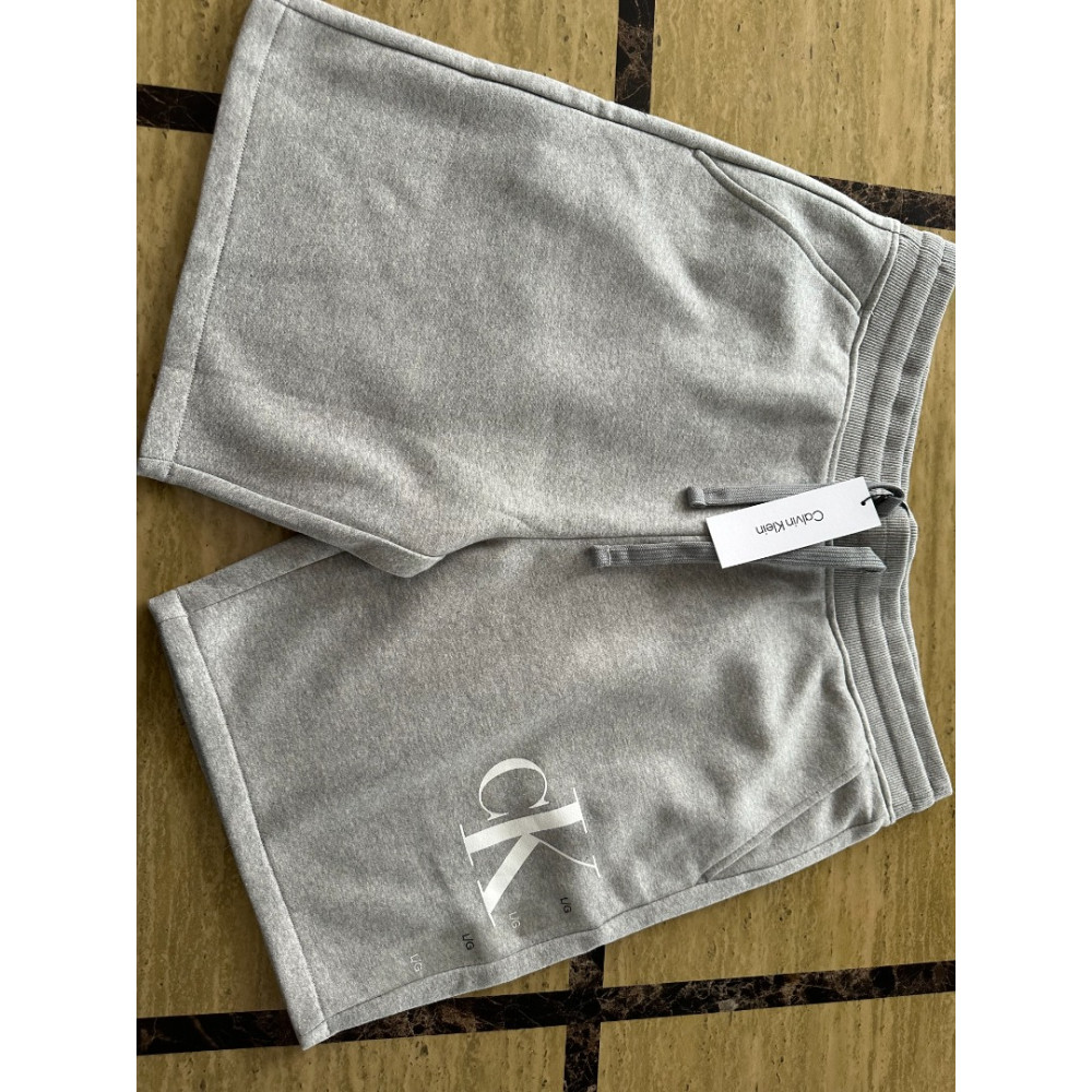 BERMUDA DE MOLETIM MASCULINA CALVIN KLEIN CINZA TAM G