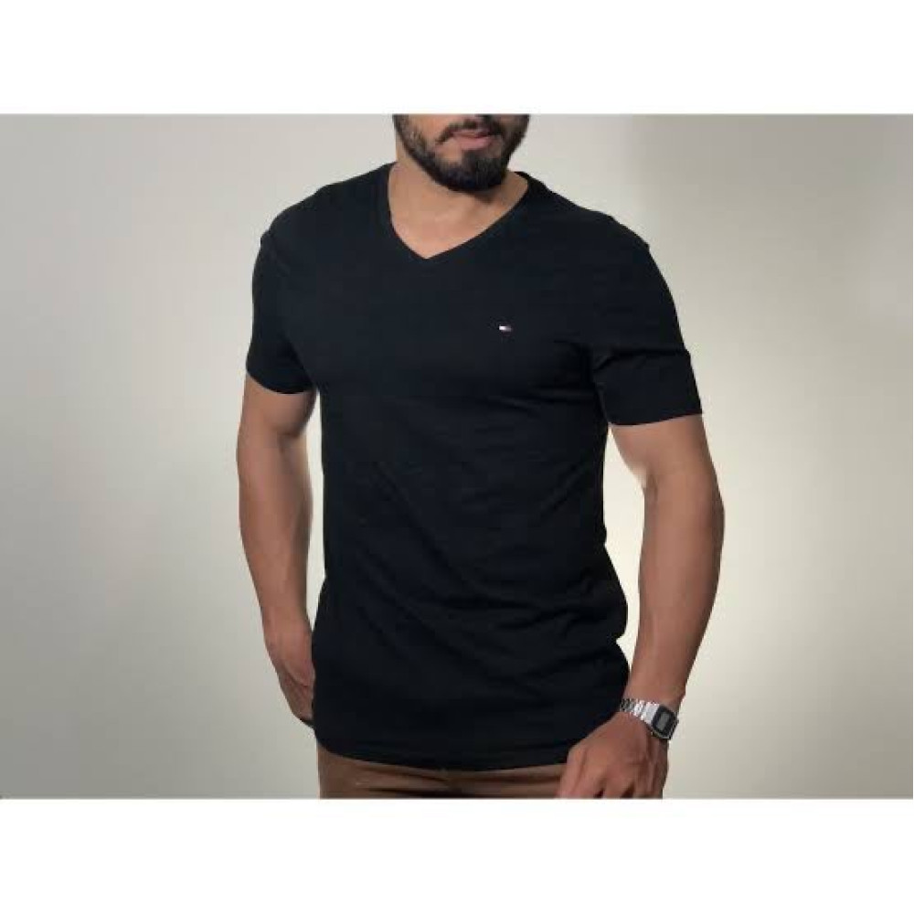 Camiseta Tommy Hilfiger Lisa Básica Gola V Masculina - Preto TAM XL